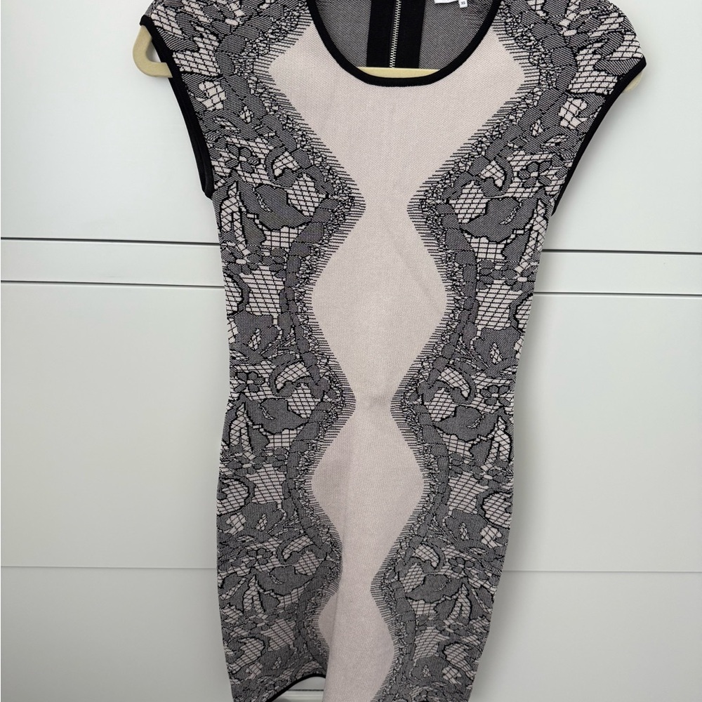 Parker White and Cream Bodycon Mini Dress Cap Sleeve
